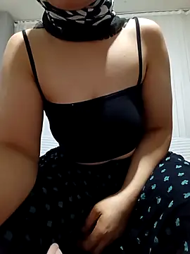 ezgi2545 online show from February 2026 06:25:01 PM