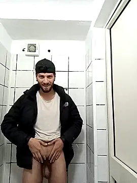 maxim27070 online show from February 2026 04:06:01 PM