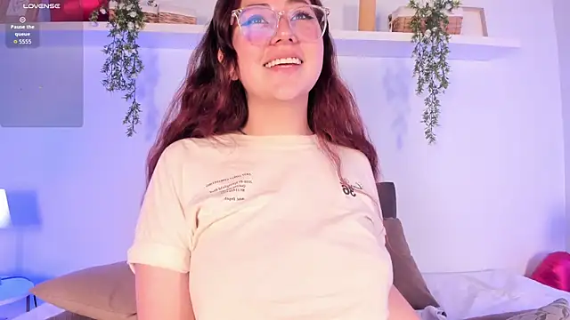 Snapshot of Nicolle_Evanss_ chatting on April 2026 03:29:01 AM Nicolle Evanss online show from April 2026 03:29:01 AM