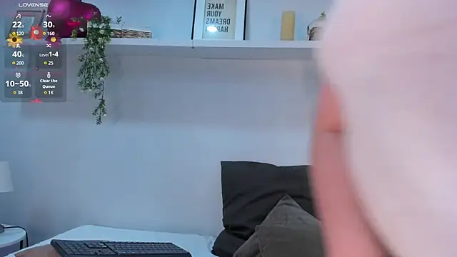 Snapshot of Nicolle_Evanss_ chatting on April 2026 04:28:02 AM Nicolle Evanss online show from April 2026 04:28:02 AM