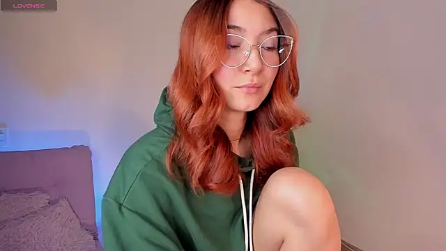 Snapshot of Isis-Blaze chatting on September 2025 09:16:01 PM Isis-Blaze online show from September 2025 09:16:01 PM