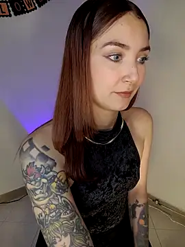 Snapshot of Isis-Blaze chatting on October 2025 08:31:01 PM Isis-Blaze online show from October 2025 08:31:01 PM