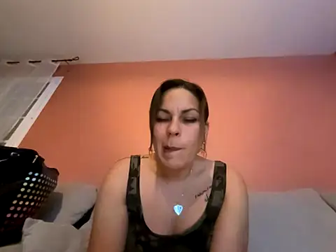 minettedusud online show from November 2025 10:03:02 PM