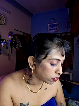 Love Beauty01 online show from May 2026 07:00:02 PM