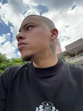 AlphaMasterXxx online show from April 2026 05:47:01 PM