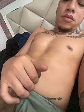 AlphaMasterXxx online show from May 2026 01:07:01 PM