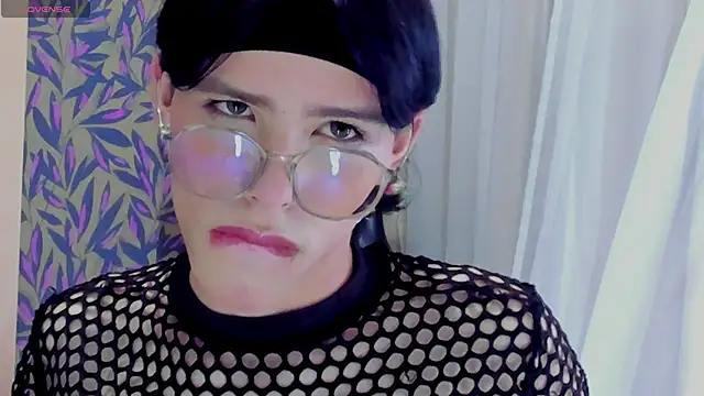 Snapshot of mysterius_boy chatting on September 2025 07:14:02 PM mysterius boy online show from September 2025 07:14:02 PM