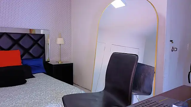 Snapshot of mysterius_boy chatting on October 2025 01:45:01 PM mysterius boy online show from October 2025 01:45:01 PM