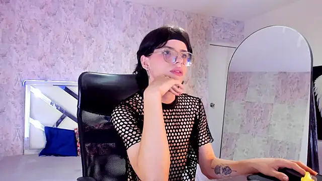 Snapshot of mysterius_boy chatting on November 2025 08:08:01 PM mysterius boy online show from November 2025 08:08:01 PM