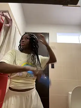 EmilyKisx online show from October 2025 01:56:01 PM