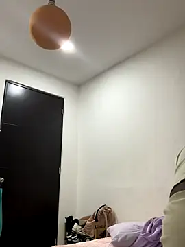 EmilyKisx online show from November 2025 01:44:02 PM