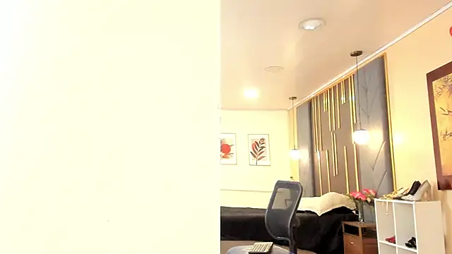 OliviGrace online show from February 2026 09:32:02 PM