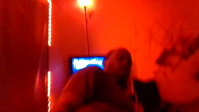 Snapshot of Nuttygmarley chatting on April 2026 06:02:02 AM Nuttygmarley online show from April 2026 06:02:02 AM