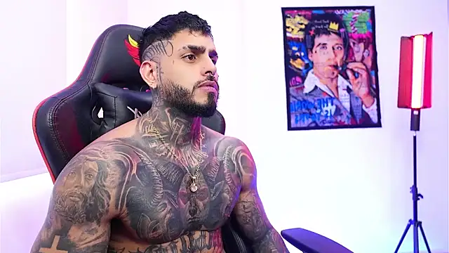 logan hugh8 online show from December 2025 02:47:02 PM