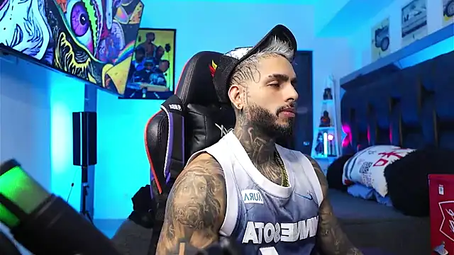 logan hugh8 online show from February 2026 08:38:02 PM