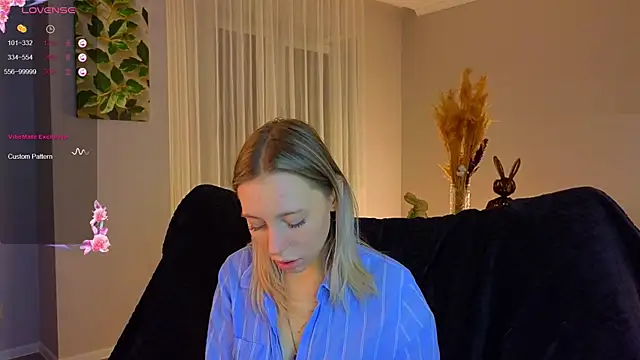 NyxaThorn online show from November 2025 02:38:01 PM