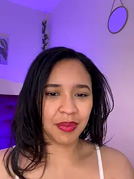 Esmeraldagh  online show from September 2025 01:22:02 PM