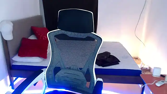 SultryCyraFoxmore online show from September 2025 05:31:01 AM