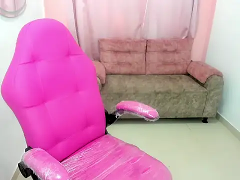 Snapshot of Emiss_Jones chatting on October 2025 01:34:01 PM Emiss Jones online show from October 2025 01:34:01 PM