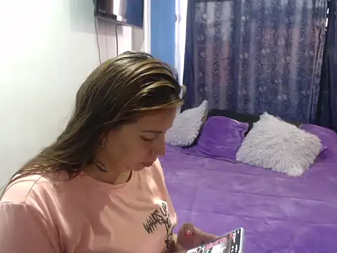 cloequeen15 online show from October 2025 08:28:01 PM