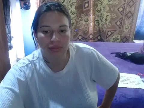 cloequeen15 online show from May 2026 03:29:02 PM