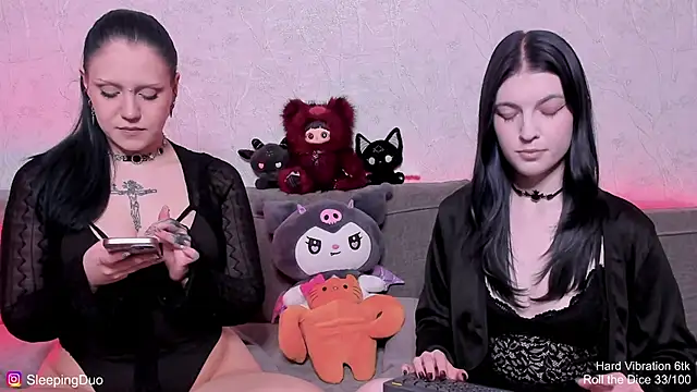 Threesomebabes online show from May 2026 04:15:01 PM