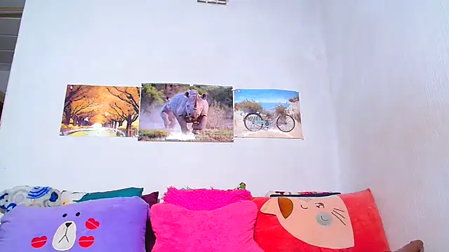 Snapshot of LoloQueen5 chatting on November 2025 07:03:03 PM LoloQueen5 online show from November 2025 07:03:03 PM