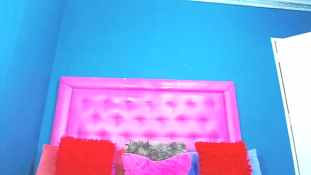 Snapshot of LoloQueen5 chatting on February 2026 02:58:02 PM LoloQueen5 online show from February 2026 02:58:02 PM