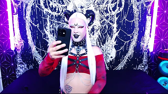 naomi satan online show from April 2026 11:22:02 PM
