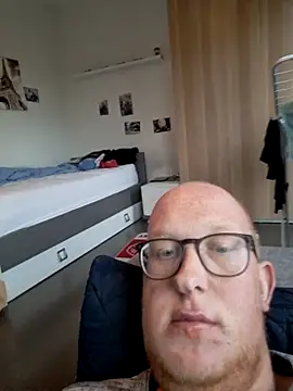 geilerd122 online show from October 2025 04:13:02 PM