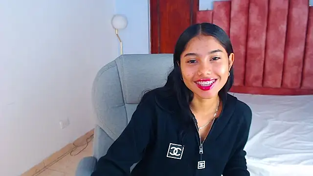 Snapshot of Milaa_Star_ chatting on October 2025 04:10:02 AM Milaa Star online show from October 2025 04:10:02 AM