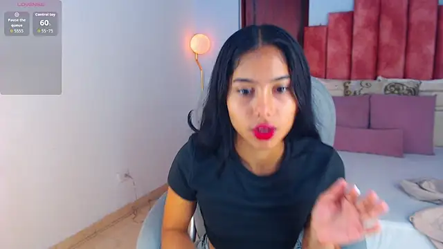 Snapshot of Milaa_Star_ chatting on October 2025 04:04:02 AM Milaa Star online show from October 2025 04:04:02 AM