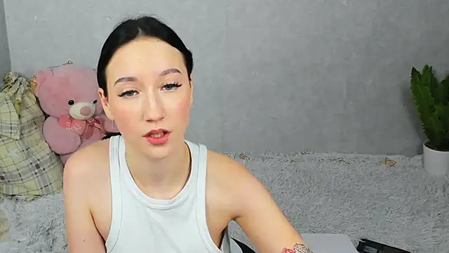 Snapshot of EileenMoores chatting on November 2025 07:44:02 AM EileenMoores online show from November 2025 07:44:02 AM