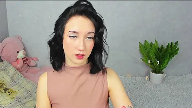 Snapshot of EileenMoores chatting on December 2025 07:11:02 PM EileenMoores online show from December 2025 07:11:02 PM