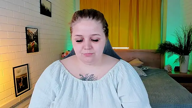 SladaDell online show from October 2025 05:17:02 AM