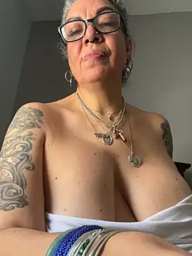 dieseldame1313 online show from March 2025 06:22:02 PM