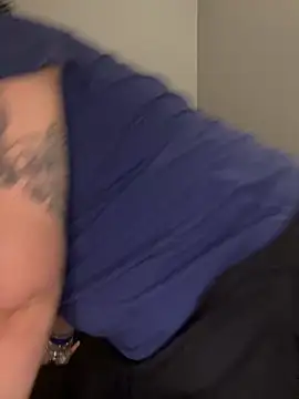 dieseldame1313 online show from November 2025 01:17:01 AM