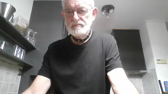 Snapshot of ewaldwillems99 chatting on October 2025 02:40:01 PM ewaldwillems99 online show from October 2025 02:40:01 PM