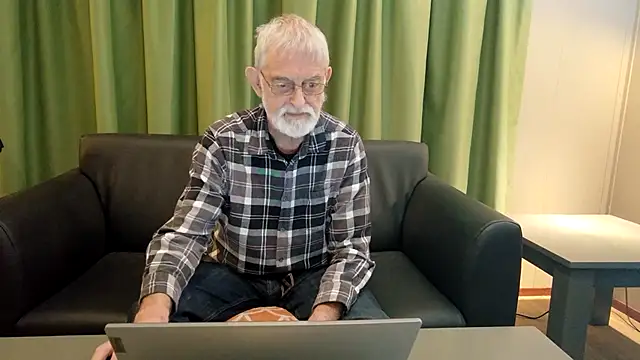 Snapshot of ewaldwillems99 chatting on January 2026 06:10:01 PM ewaldwillems99 online show from January 2026 06:10:01 PM