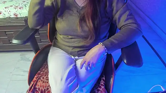 Snapshot of ShylaGill chatting on December 2025 05:32:01 PM ShylaGill online show from December 2025 05:32:01 PM