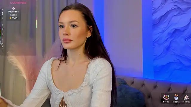 Aria Mila online show from November 2025 11:20:02 AM