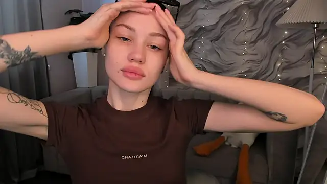 Aria Mila online show from May 2026 03:04:02 AM