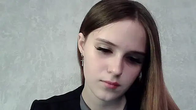 Snapshot of SweetLoraa chatting on September 2025 01:02:02 PM SweetLoraa online show from September 2025 01:02:02 PM