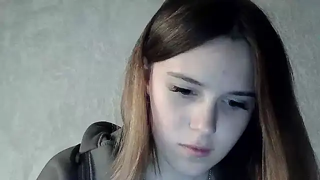 Snapshot of SweetLoraa chatting on October 2025 06:39:02 PM SweetLoraa online show from October 2025 06:39:02 PM