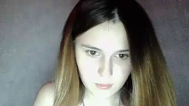 Snapshot of SweetLoraa chatting on October 2025 07:03:02 PM SweetLoraa online show from October 2025 07:03:02 PM