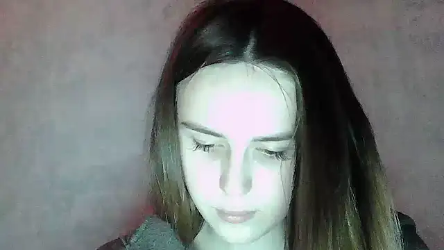 SweetLoraa online show from April 2026 07:41:01 PM