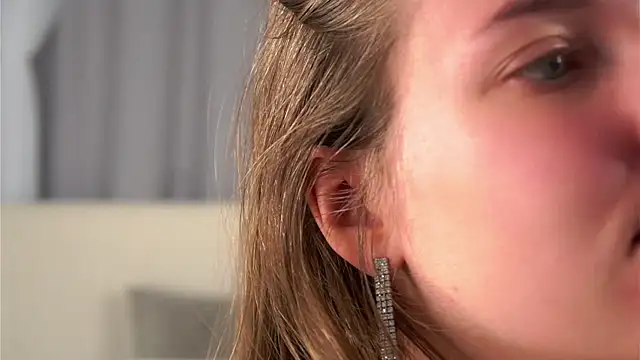 Snapshot of KarriBrownd chatting on September 2025 01:05:02 AM KarriBrownd online show from September 2025 01:05:02 AM