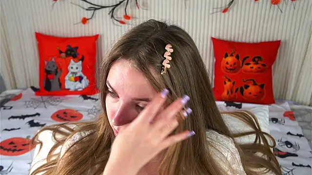 Snapshot of KarriBrownd chatting on November 2025 01:07:02 AM KarriBrownd online show from November 2025 01:07:02 AM