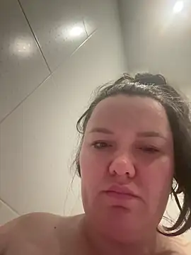 SunnyLeila2101 online show from May 2026 09:33:01 PM