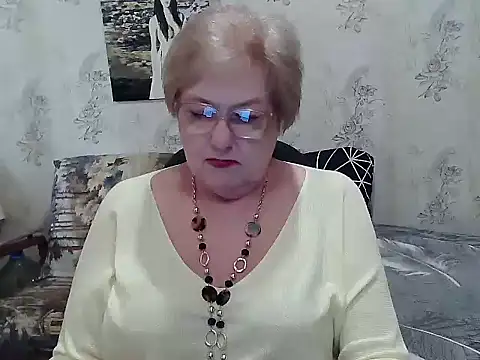 Snapshot of Renata62011 chatting on April 2026 12:42:02 PM Renata62011 online show from April 2026 12:42:02 PM